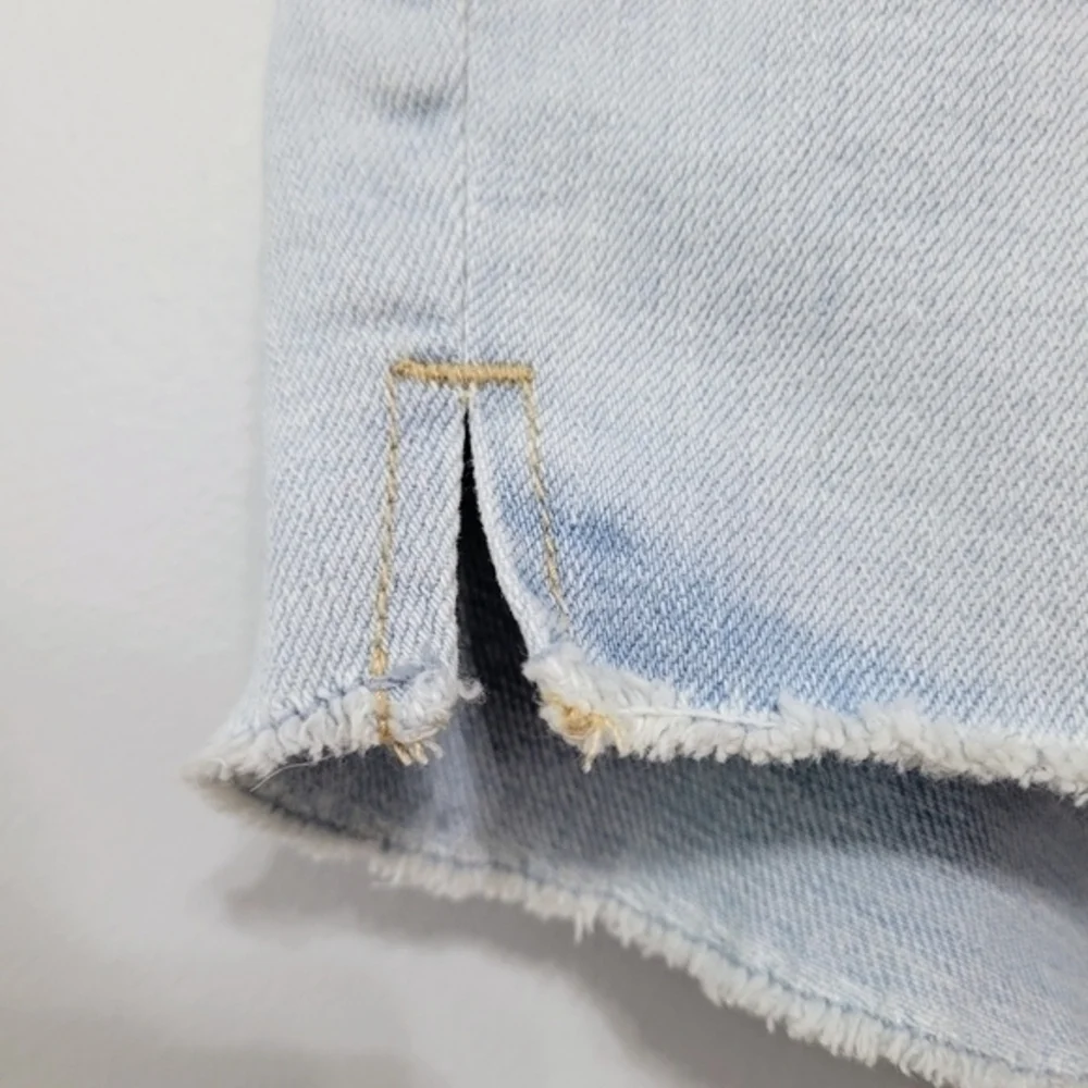 NWT Old Navy High Rise OG Straight Lt Wash Denim Shorts, Sz 22 Casual Cutoffs‎